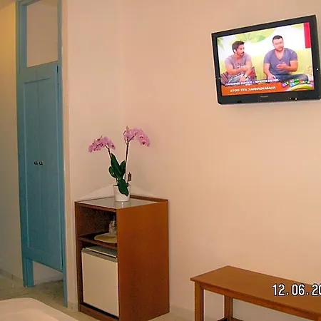 Danae Hotel 2*