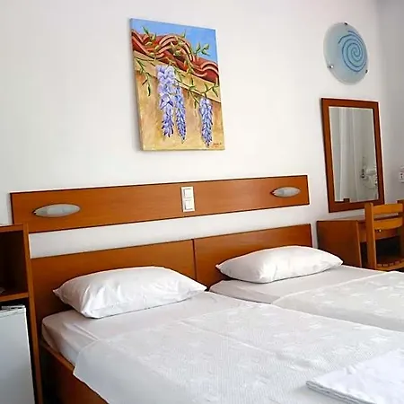 Danae Hotel 2*