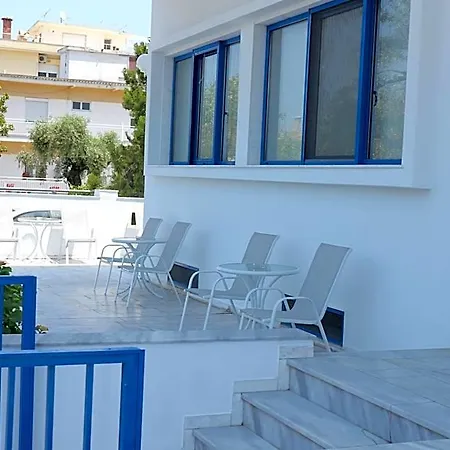 Danae Hotel 2*