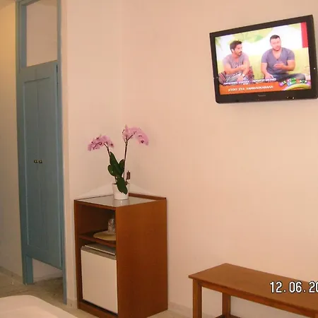 Danae Hotel 2*